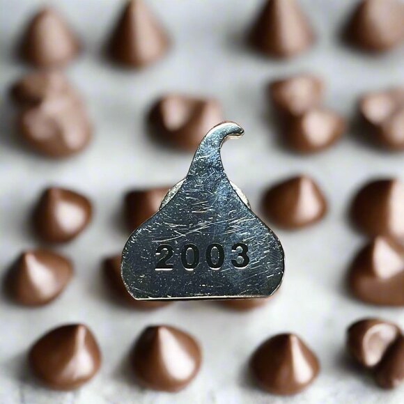 2003 Hershey Chocolate Candy Kisses Silver Tone Brooch Pin - Picture 1 of 4